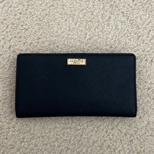 Kate Spade New York Staci Large Slim Bifold Wallet in Navy Blue